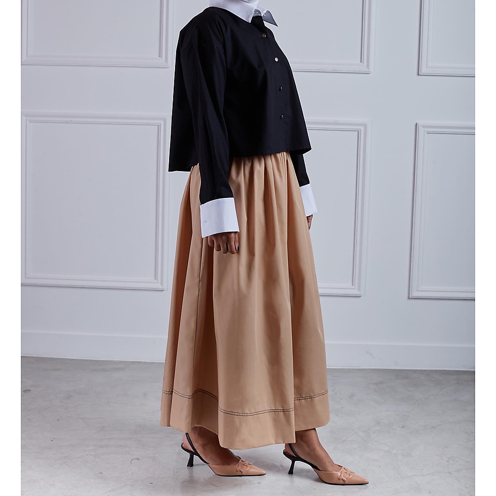 top & skirt with classic colors