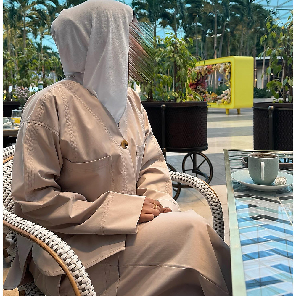 بدله من قطعتين