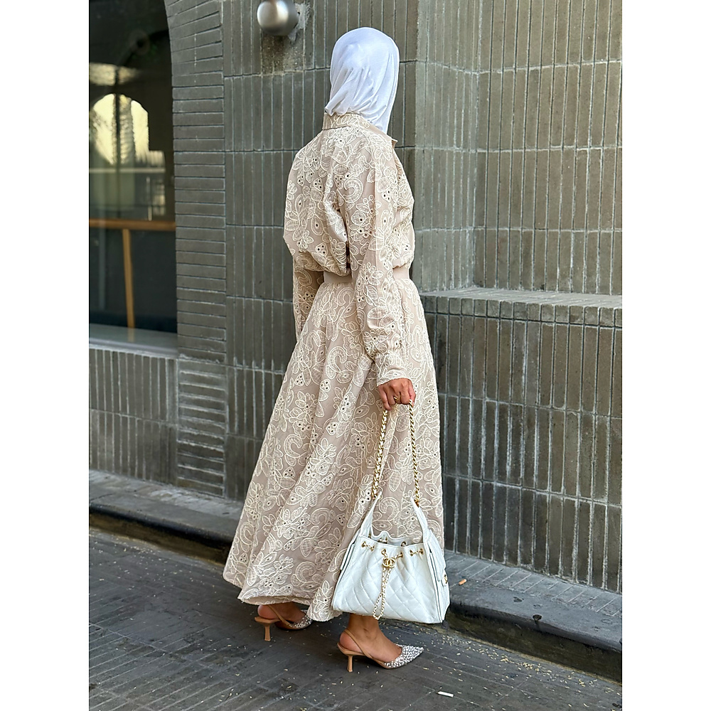 بدله من قطعتين قميص وتنوره