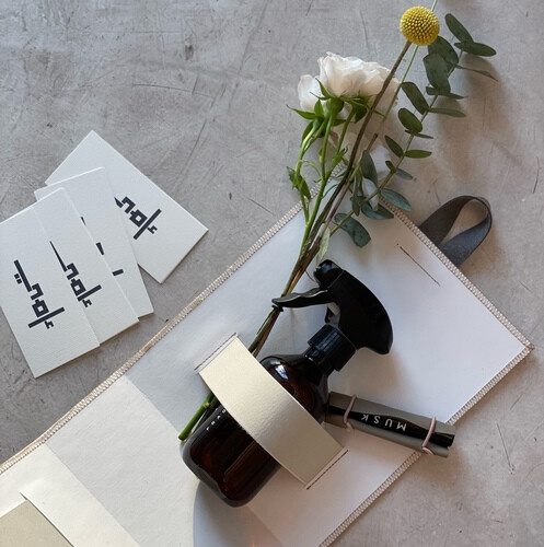 حقيبة مسك المخملية