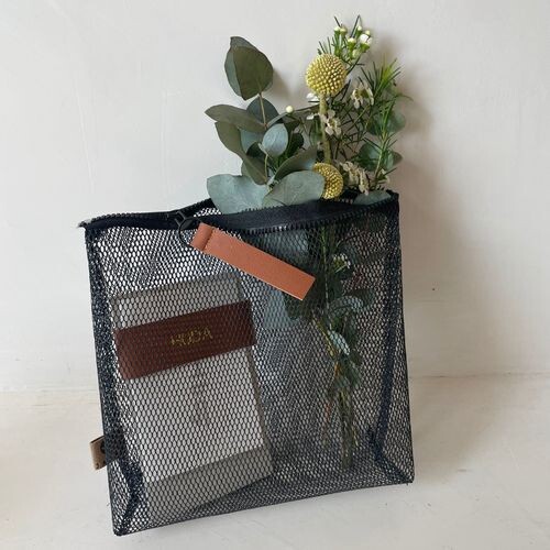 حقيبه المال السوداء