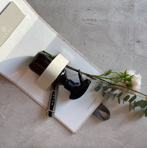 حقيبة مسك المخملية