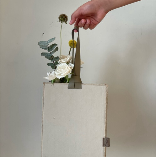 حقيبة مسك المخملية