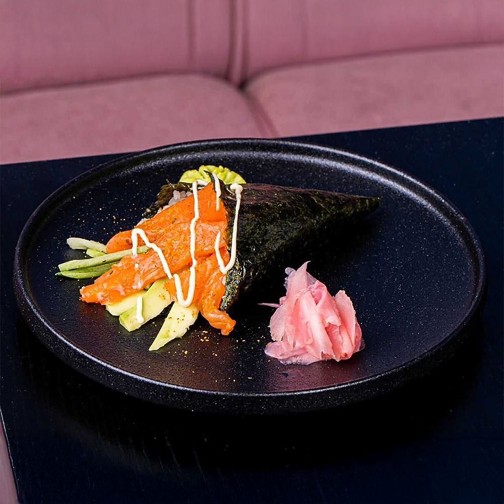 Spicy Salmon Temaki
