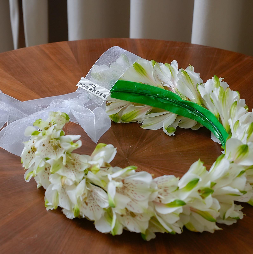 ‏Headband Alstroemeria rose