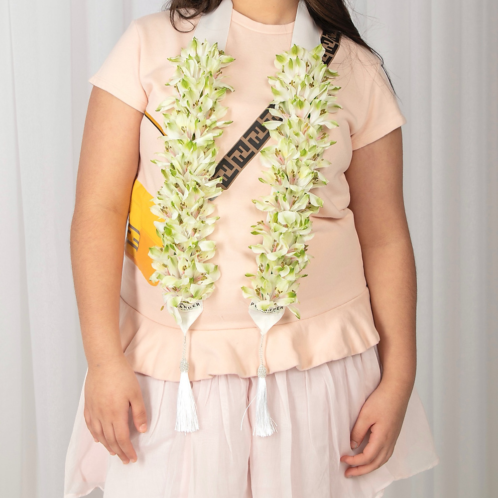 ‏necklace Alstroemeria rose