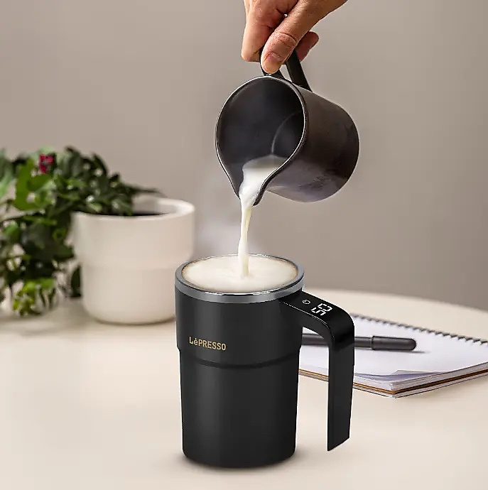 كوب التحريك التلقائي Stirmagic من LePresso