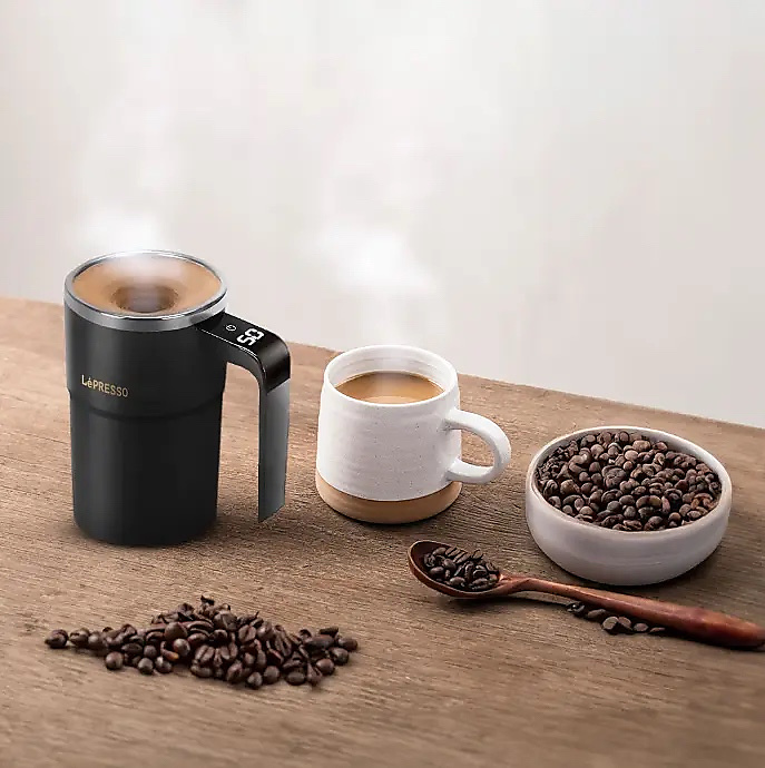كوب التحريك التلقائي Stirmagic من LePresso