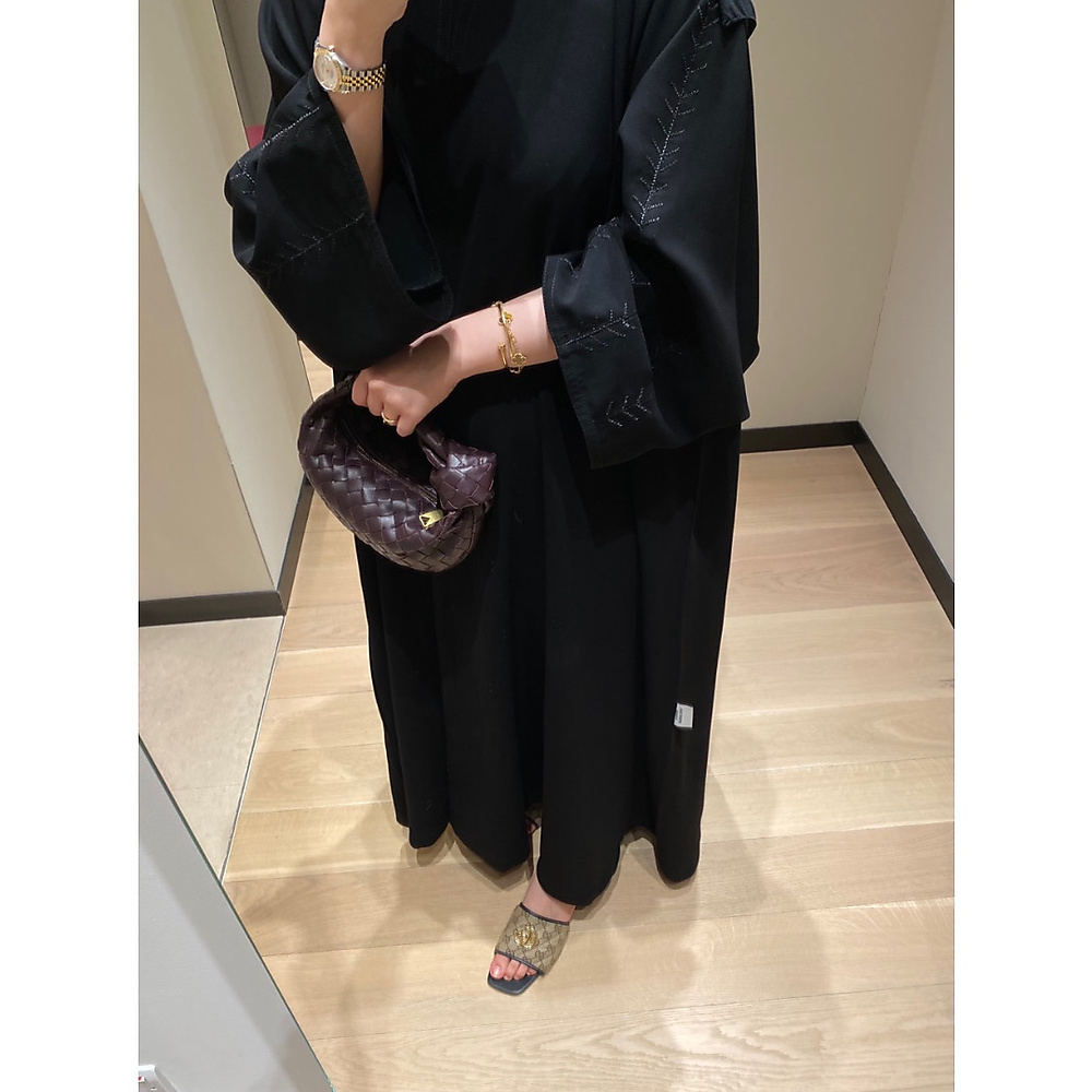 تطريز اسود