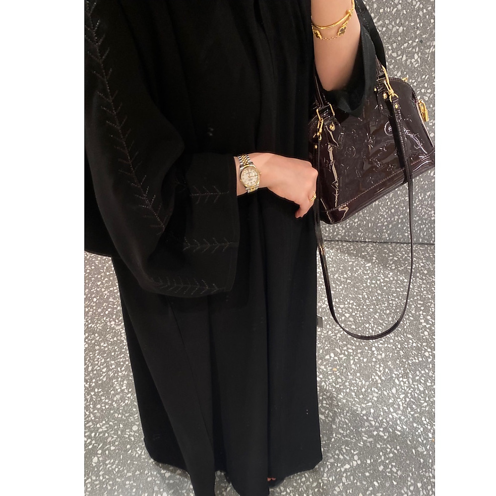 تطريز اسود