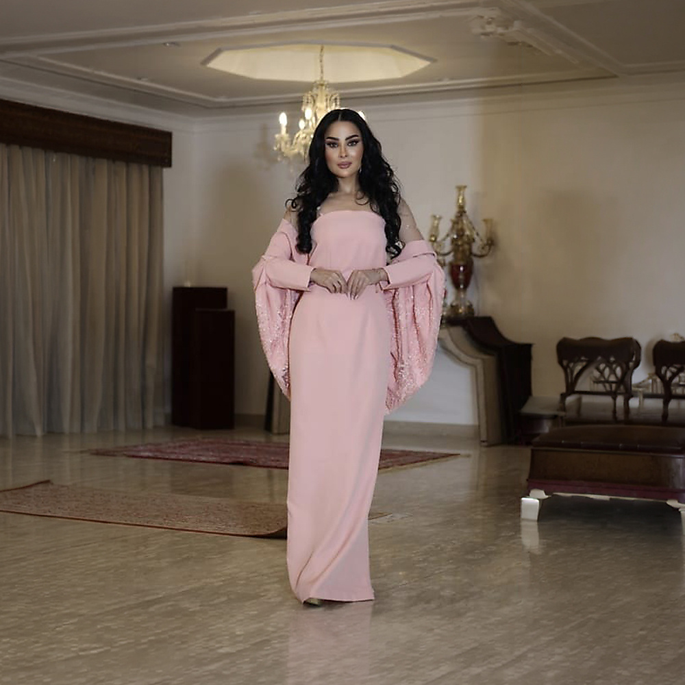 فستان كريب وردي فاتح وقماش وردي شك