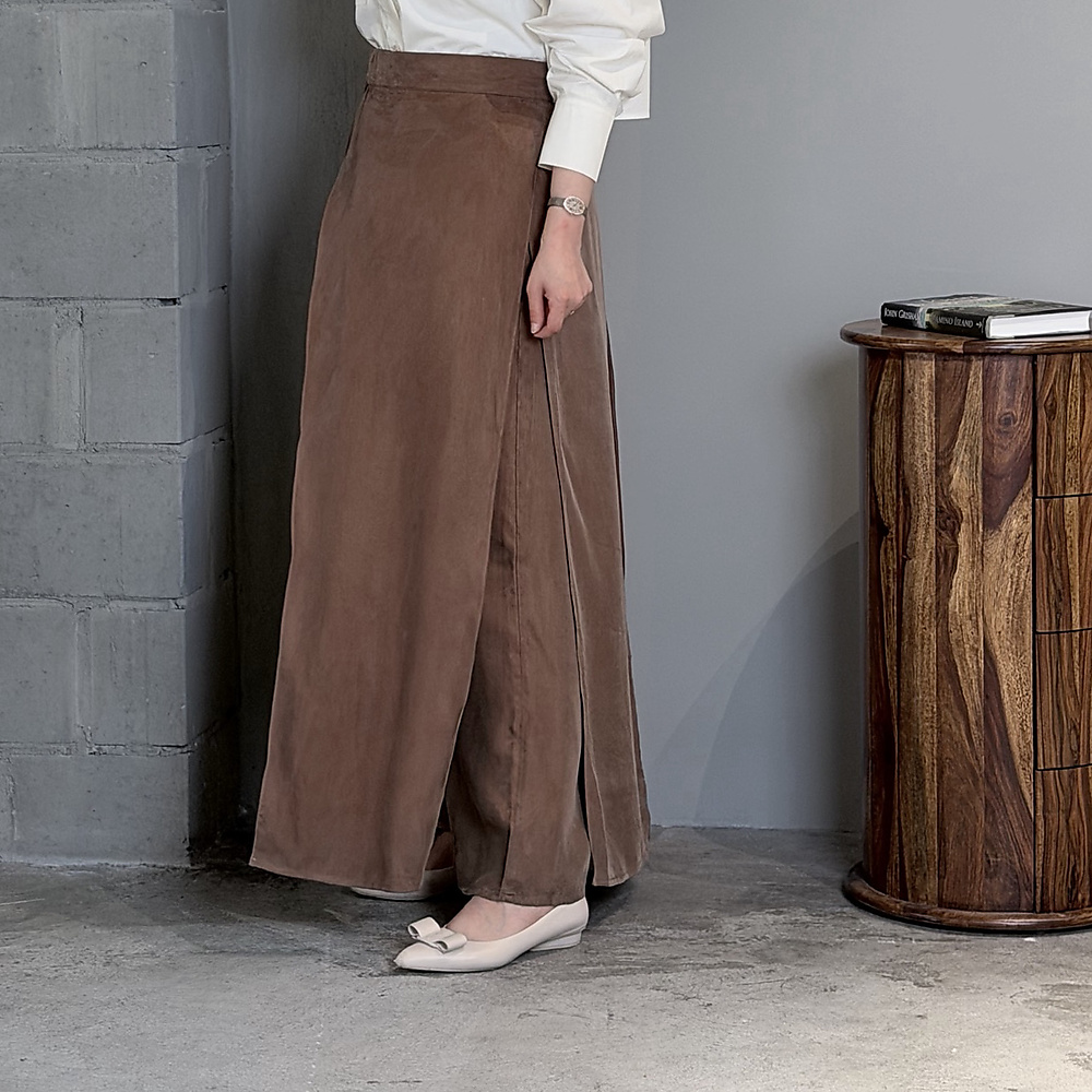 Dusky Brown Cross Pants