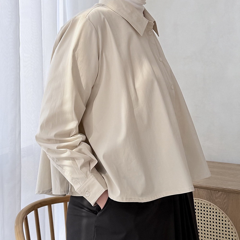 Cropped Shirt لون بيج