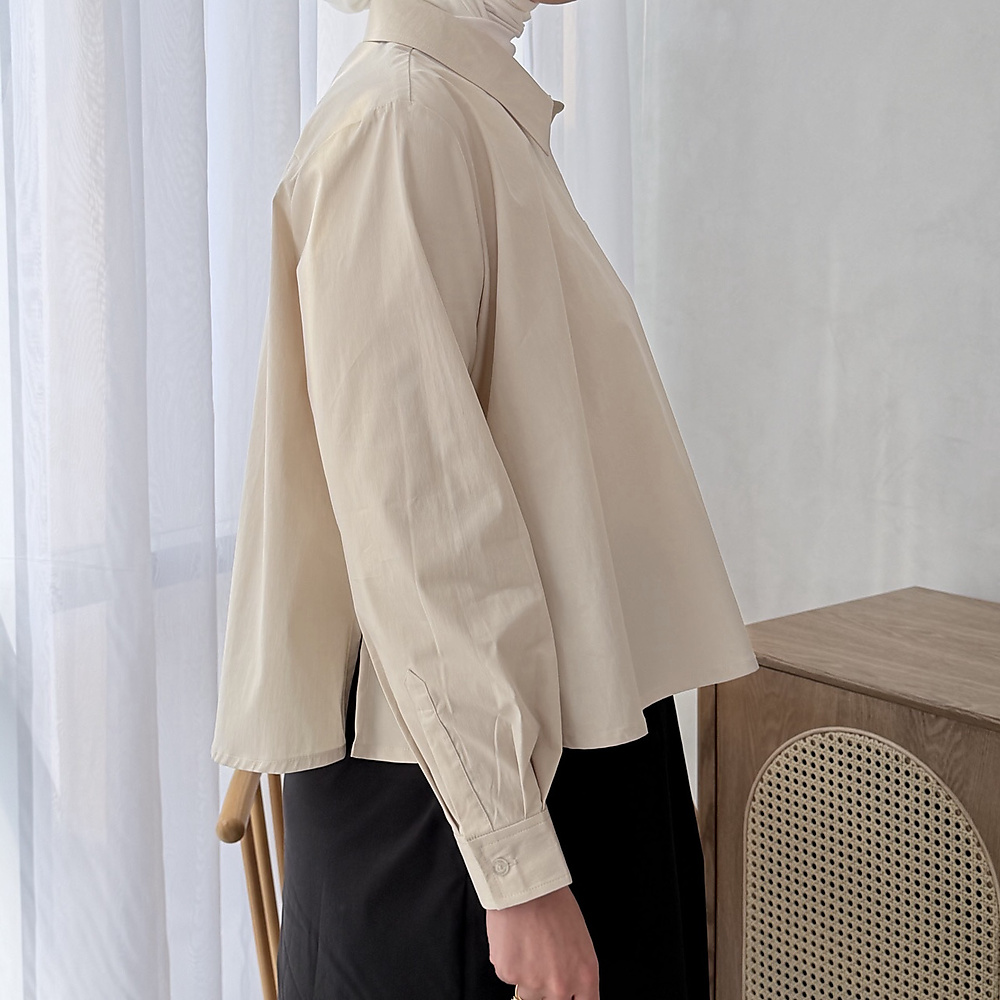 Cropped Shirt لون بيج