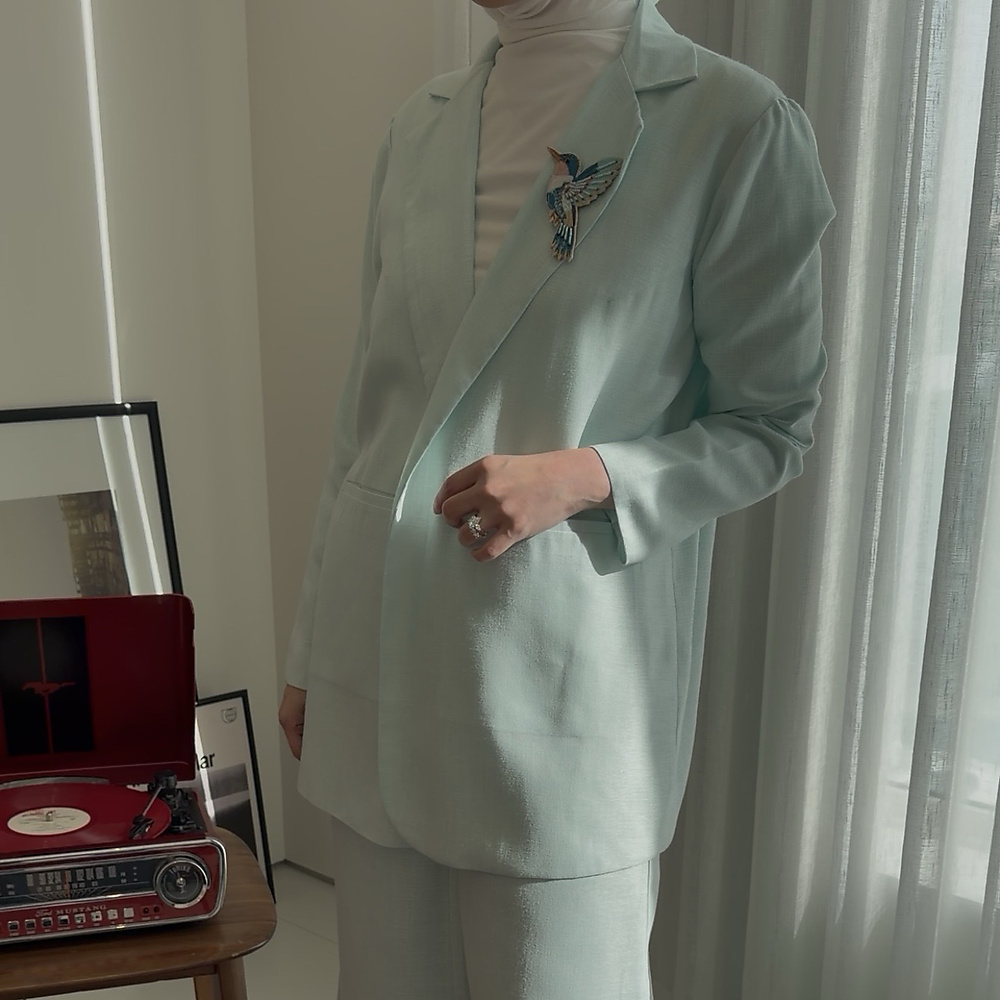 Tiffany Linen Suit 4.0