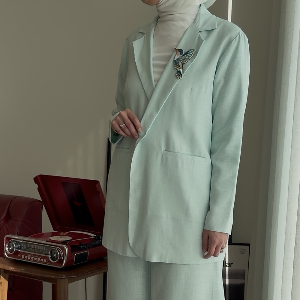 Tiffany Linen Suit 4.0