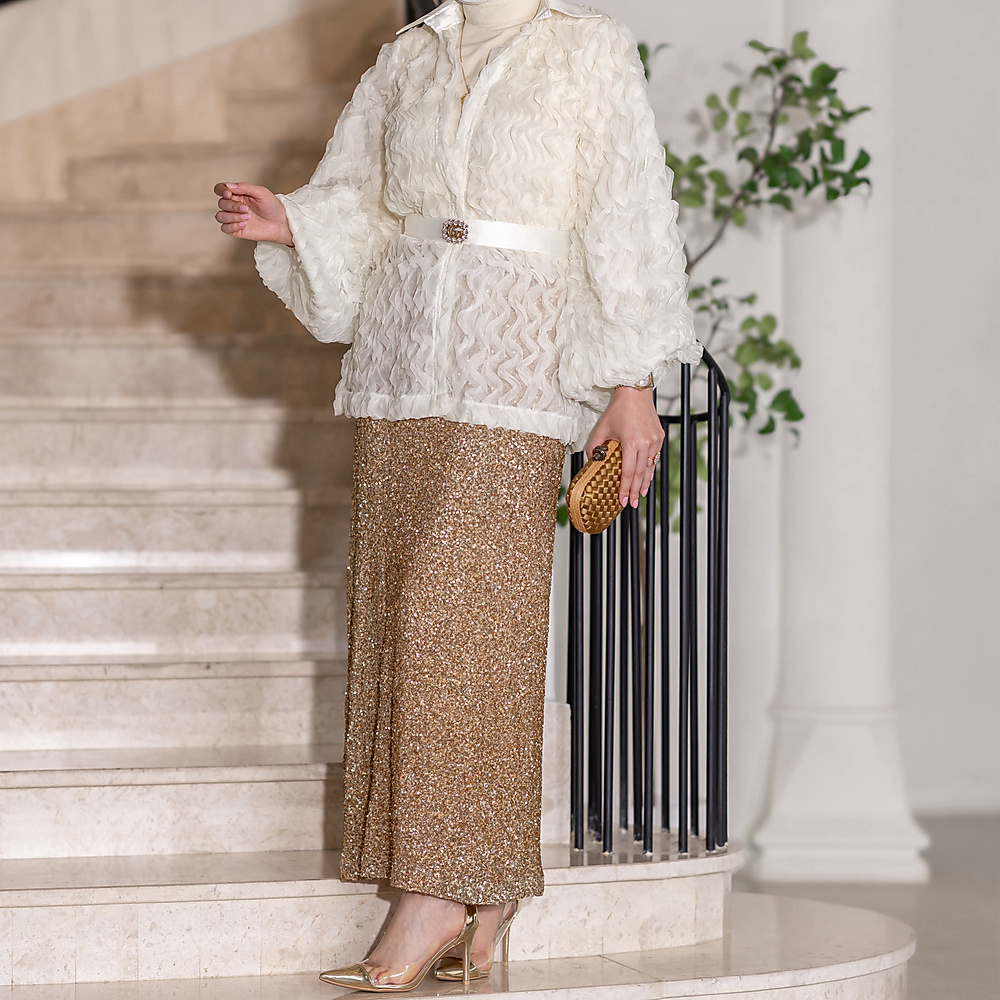 البدي بالصج اغمج من الصوره بدرجه او درجتينGold & off white