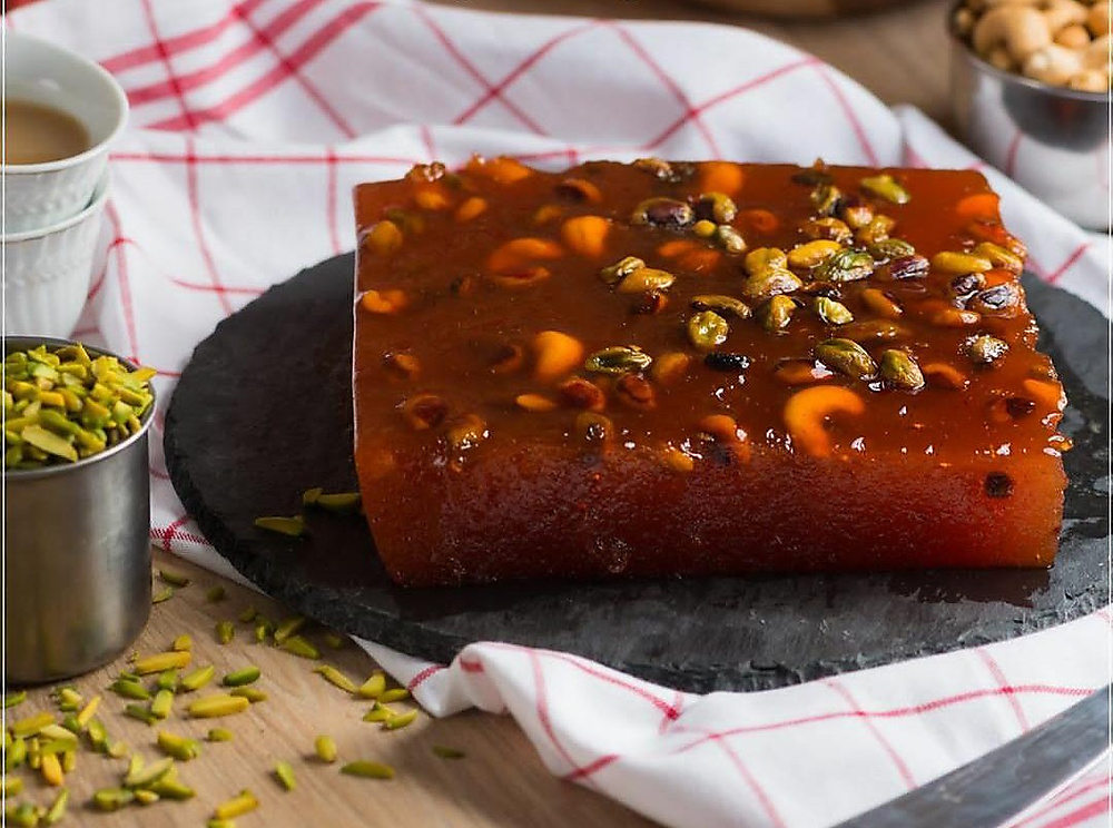 alhalwaji dessert with nuts