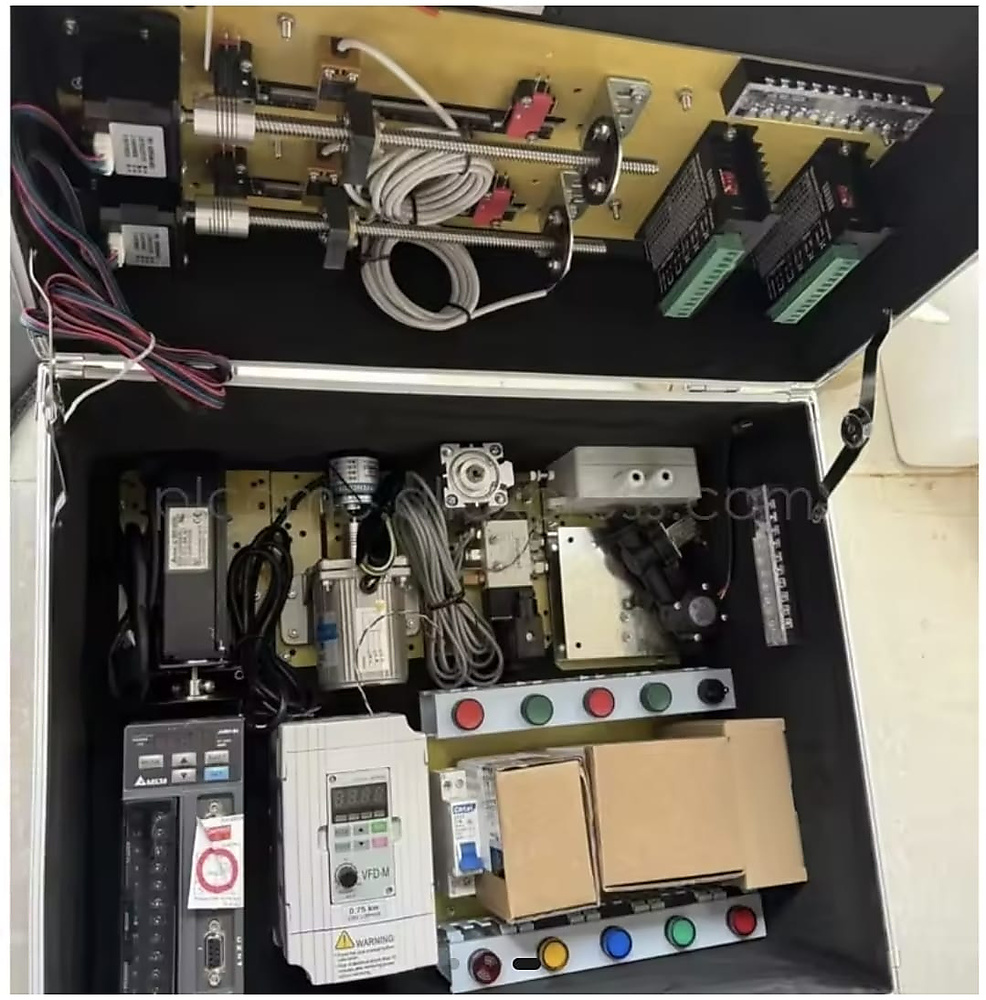 حقيبة تدريب احترافية لـ Siemens S7-1200 PLC مع تحكم بـ 3 محاور
