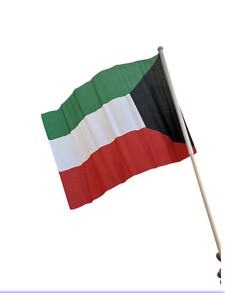 علم الكويت - وسط