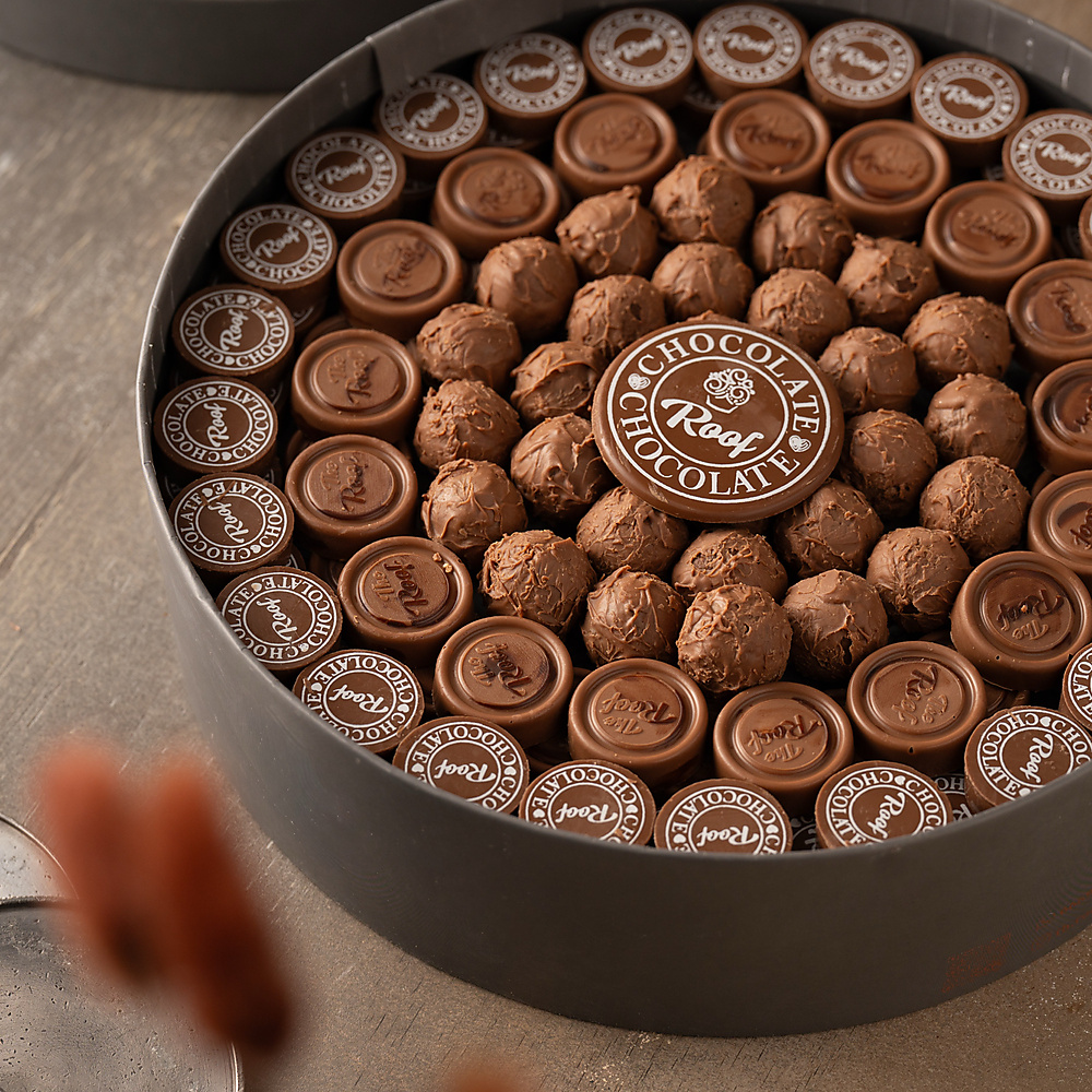 The Roof Round Cacao Box 1
