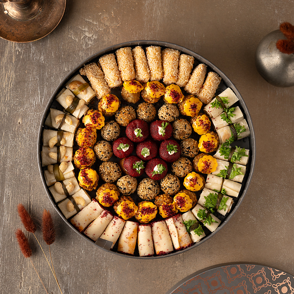 Round Mix Box: Tortilla and Kibbeh