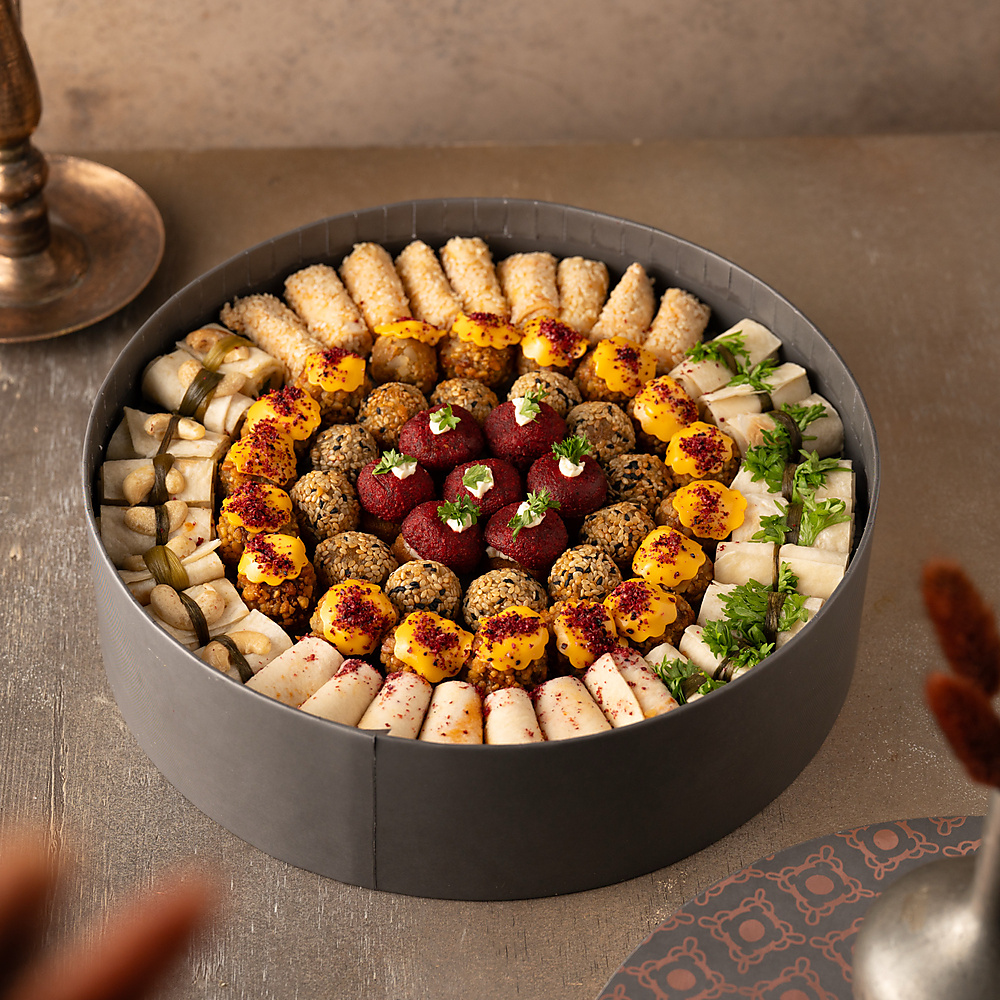 Round Mix Box: Tortilla and Kibbeh