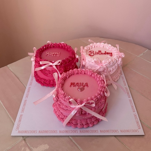 3x glittery ribbons