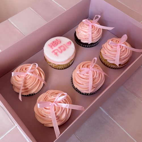 ribbon cupcakes