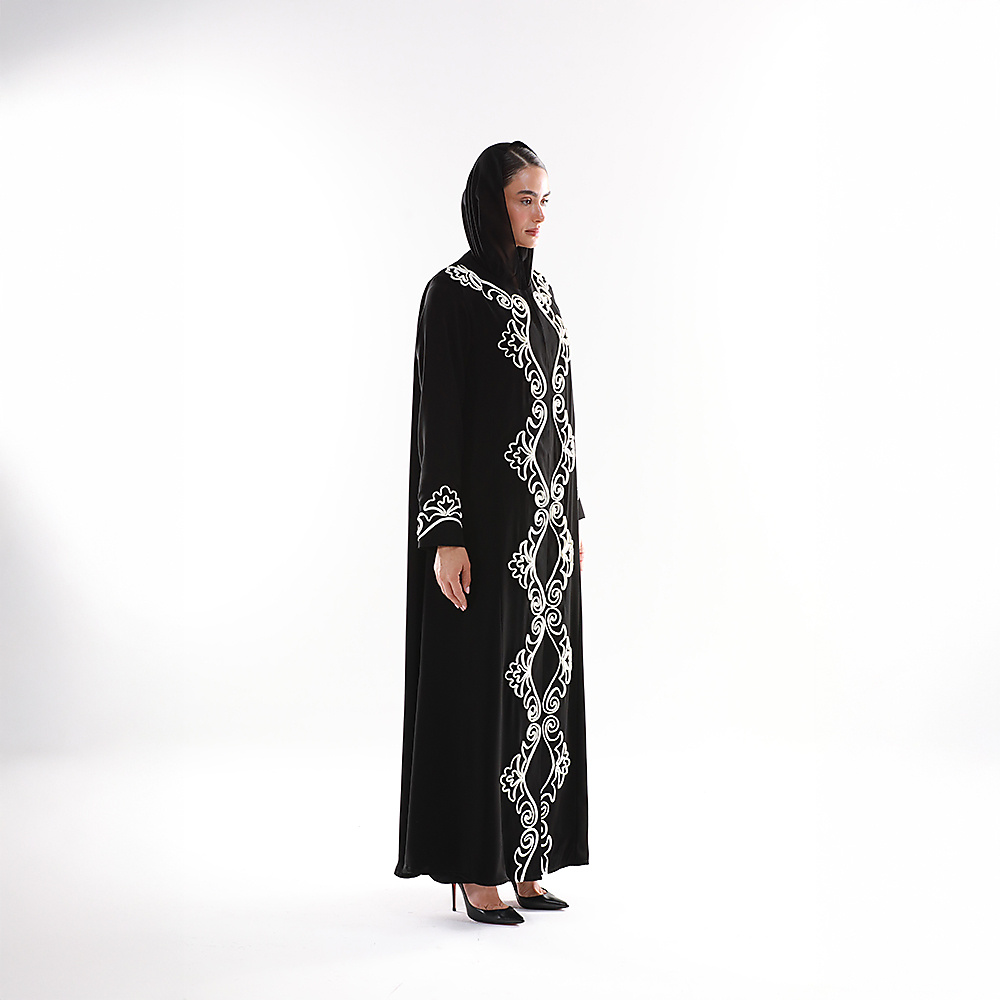 عباية بتفاصيل يدويًا N2007