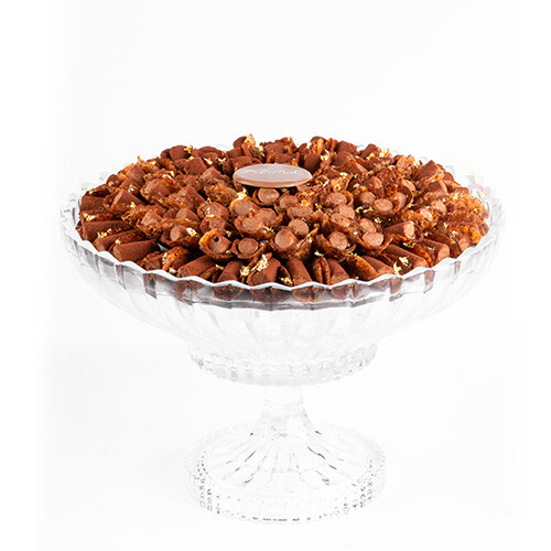 ماعون بسكويت البندق المقرمش