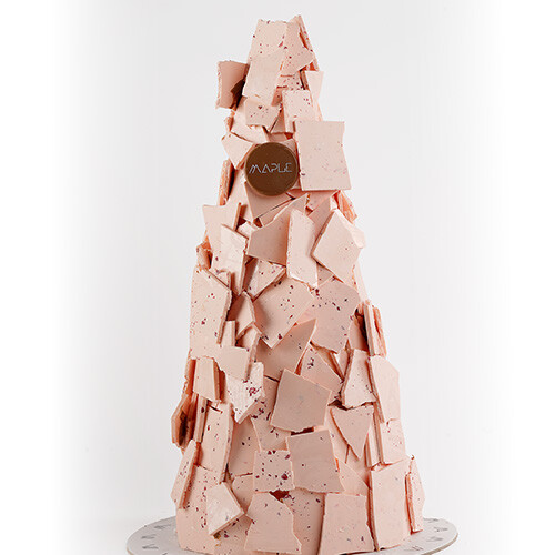 برج الشوكولاتة الوردية