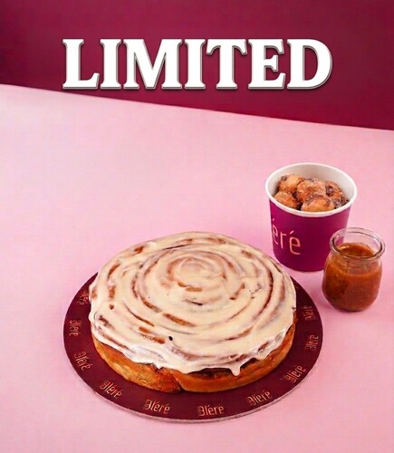Cinnamon cake + Small Blere Bucket