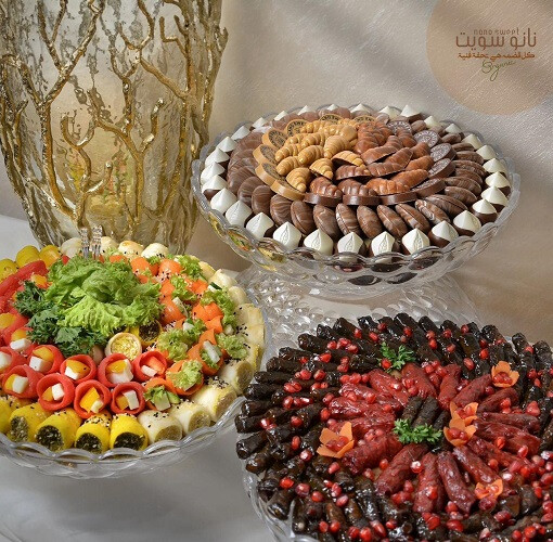 تشكيلة فاخرة من الحلويات والمعجنات ✨