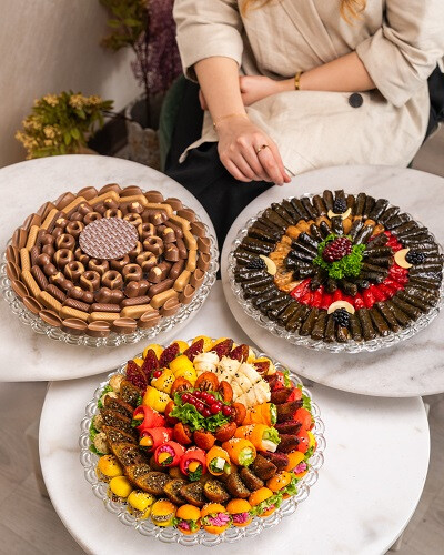 عرض فاخر من ٣ صواني متنوعة ✨
