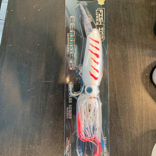 فيش إنس لورس مصبوغة