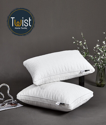 مخدة فندقي مع اطار مضرب