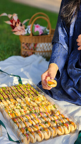 Acrylic cheese plate, 92 pieces