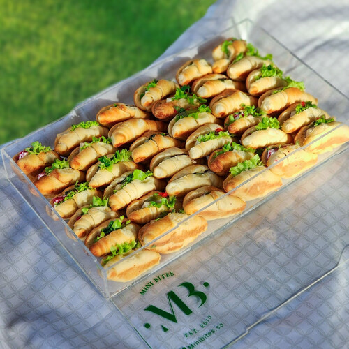 Croissant acrylic plate, 36 pieces