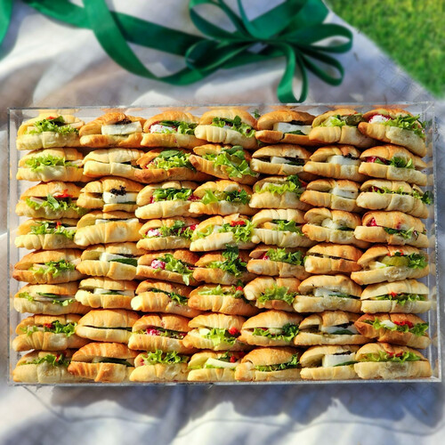 Croissant acrylic plate, 56 pieces