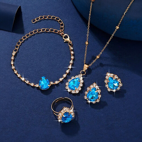 أطقم متنوعة من الزجاج الملون محاطة بالماس الصناعي خفيفة الوزن