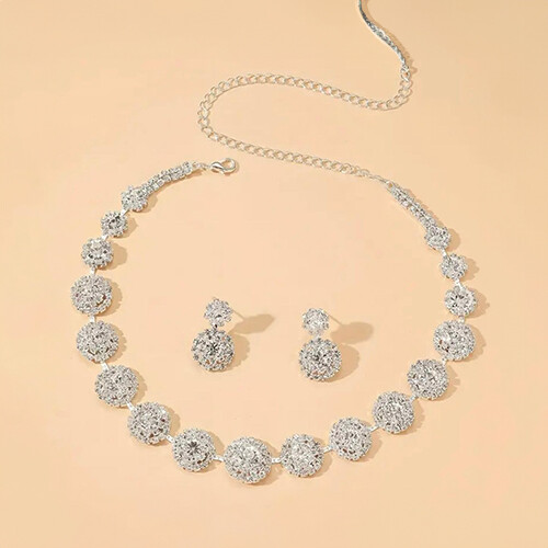 عقد زهور الماس مع حلق