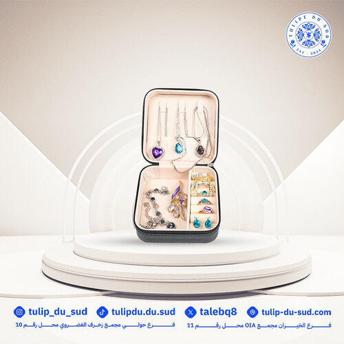 أفخم الأطقم التي تناسب جميع الأذواق مدمجة بعلبة فاخرة من الجلد  وصغيرة الحجم