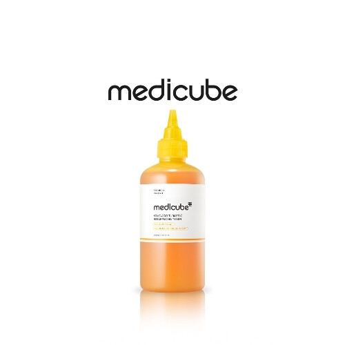 تونر تجديد البشرة بحمض الكوجيك والكركم 200 مل