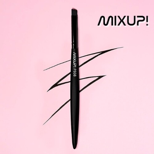 فرشاة ظلال العيون بزاوية احترافية من Mixup P808