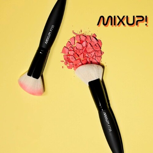 فرشاة أحمر الخدود بزاوية احترافية من Mixup P735