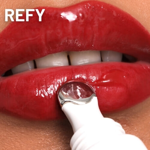 ملمع شفاه شديد اللمعان مع جميع فوائد البلسم الأحمر