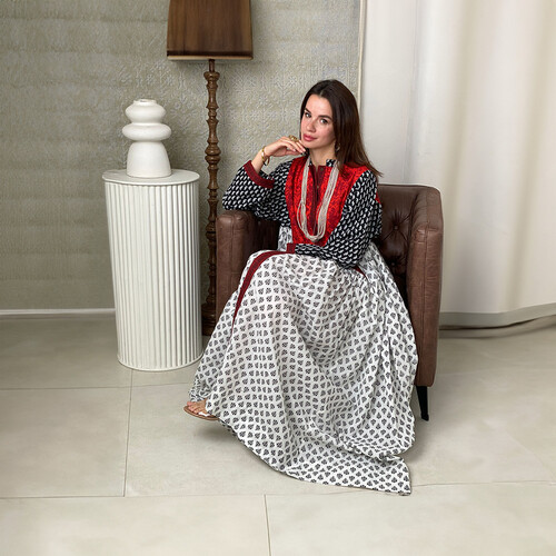 Elegant dress made of cool cotton.