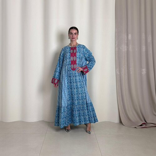 Elegant dress made of cool cotton.