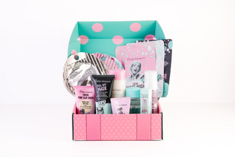 باكج عناية الشعر و البشرة عدد 14 قطعة - بيتيت مايزون